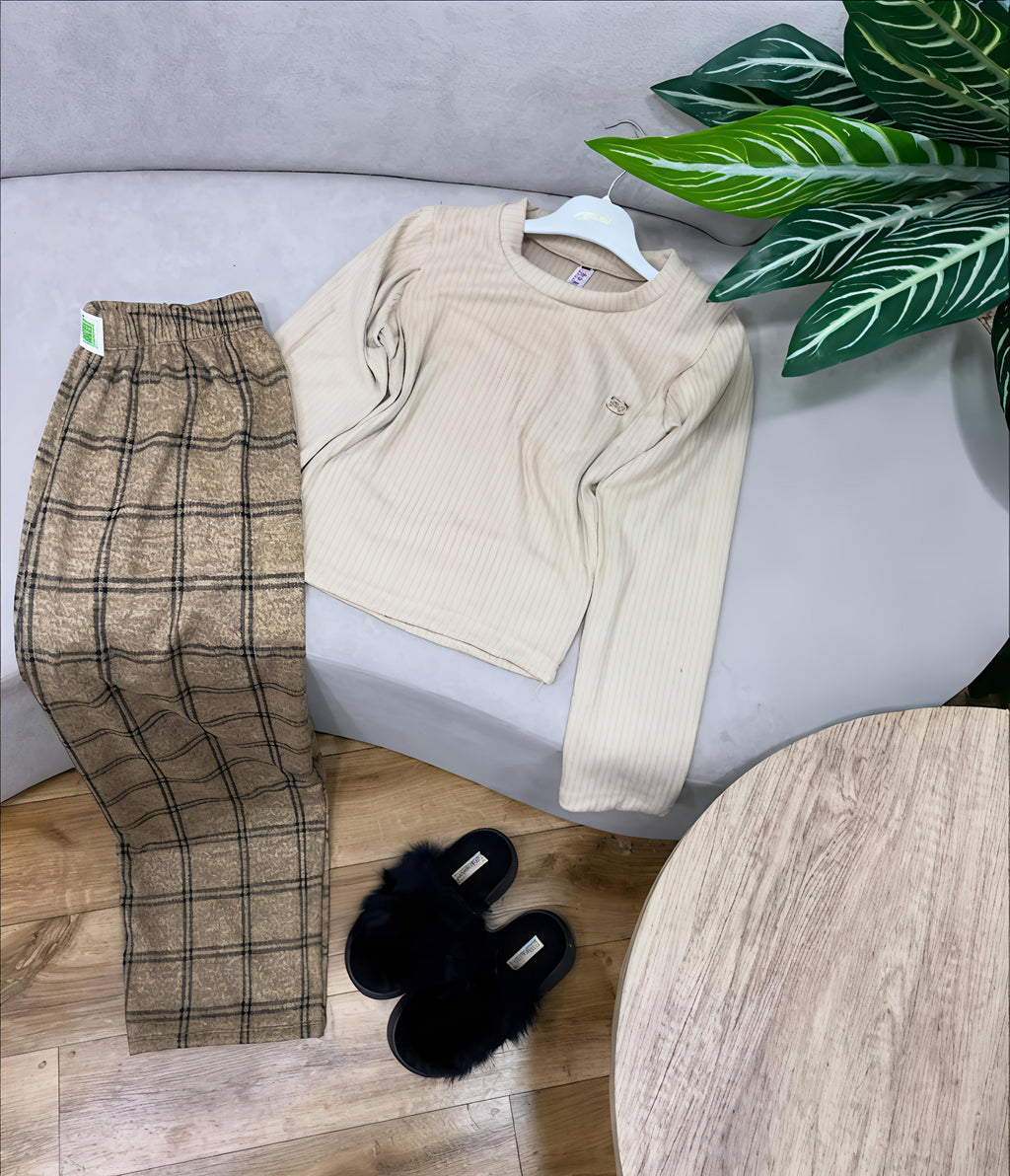 بيجاما شتوية راقية من شركة LARA – خامة ناعمة ومريحة